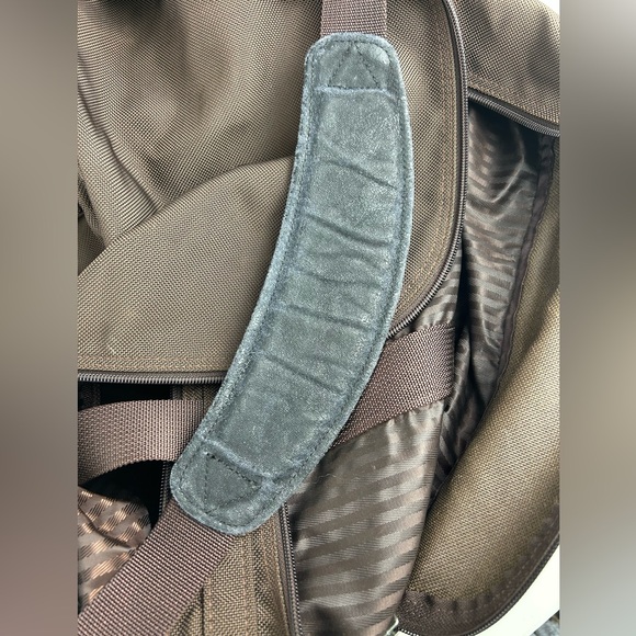 TUMI Large Brown Men's Duffel Travel Bag - Picture 10 of 14